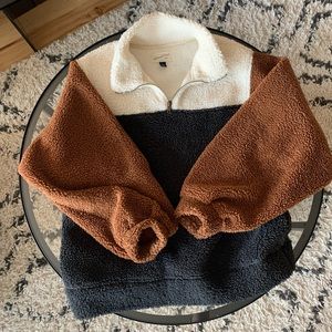 Universal Threads Pullover